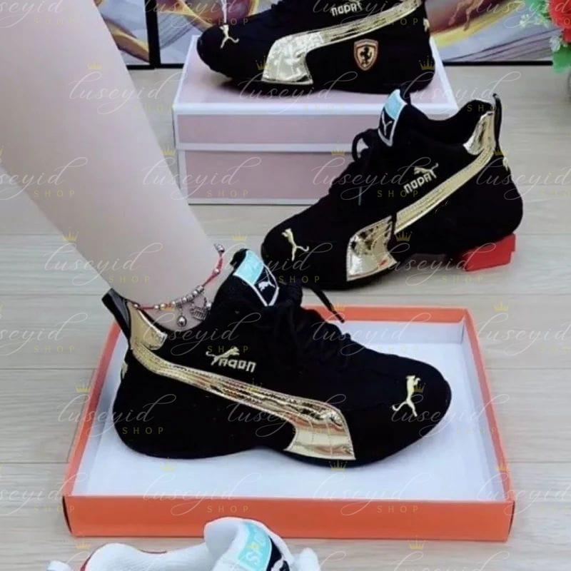 ZAPATILLAS BLANCAS Y NEGRAS 3